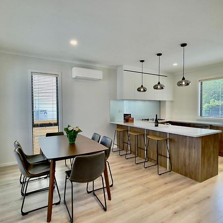 Sky Stars Brand-New Comfortable 3 & 4-Bedroom Houses Auckland Exterior photo