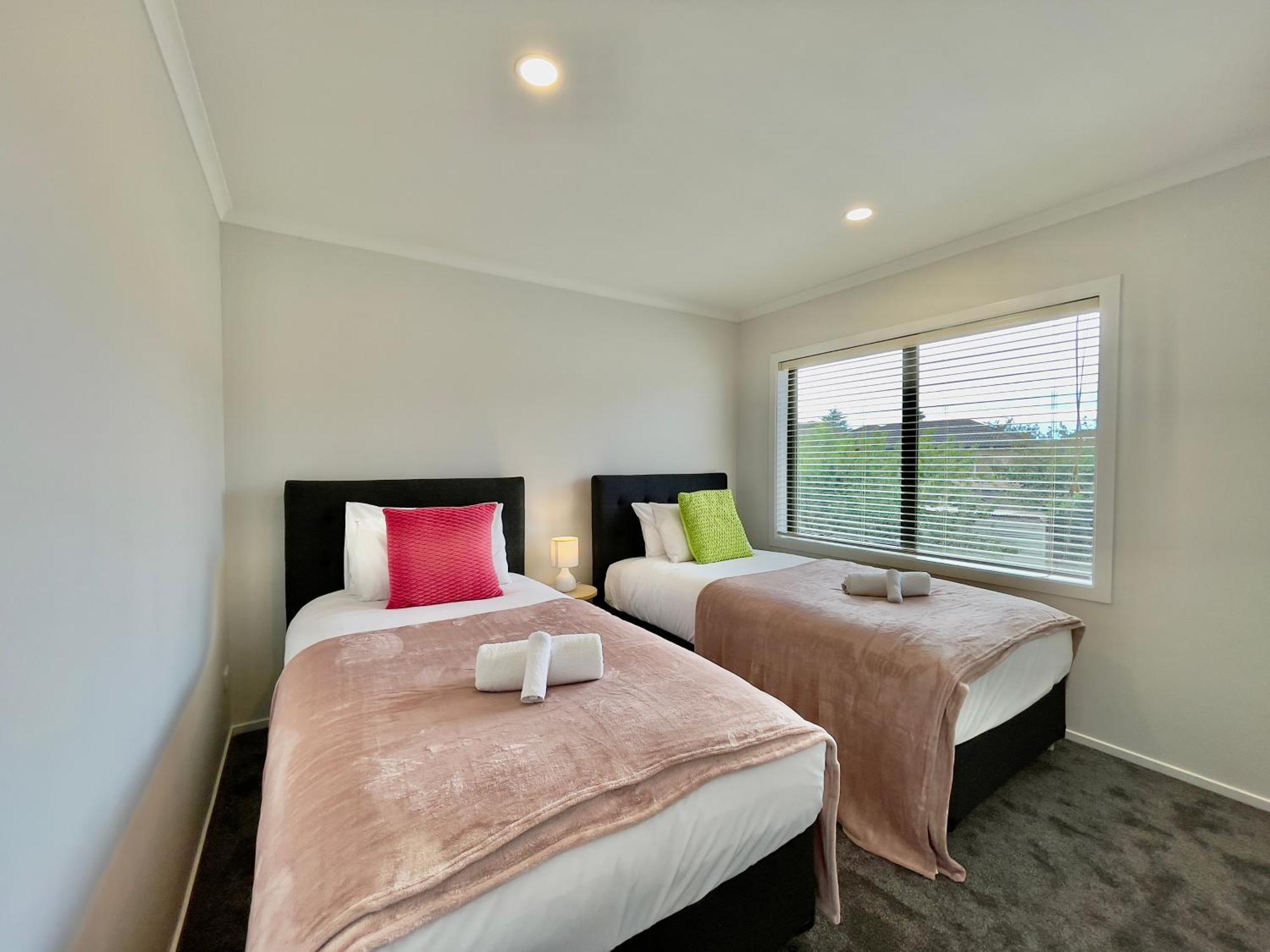 Sky Stars Brand-New Comfortable 3 & 4-Bedroom Houses Auckland Exterior photo
