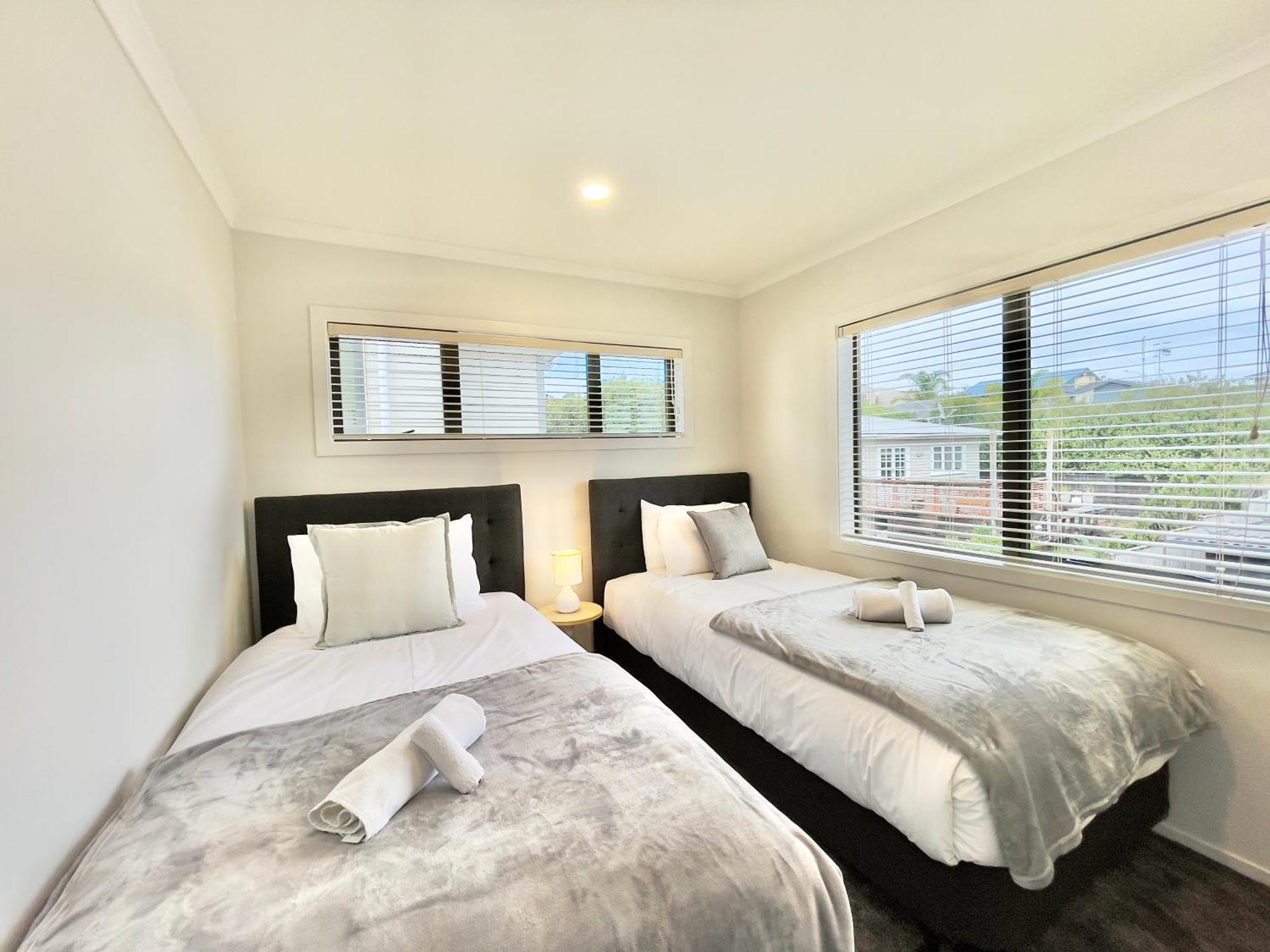 Sky Stars Brand-New Comfortable 3 & 4-Bedroom Houses Auckland Exterior photo